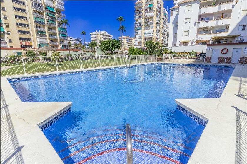Apartamento En Benalmadena, Primera Linea De Playa Buitenkant foto