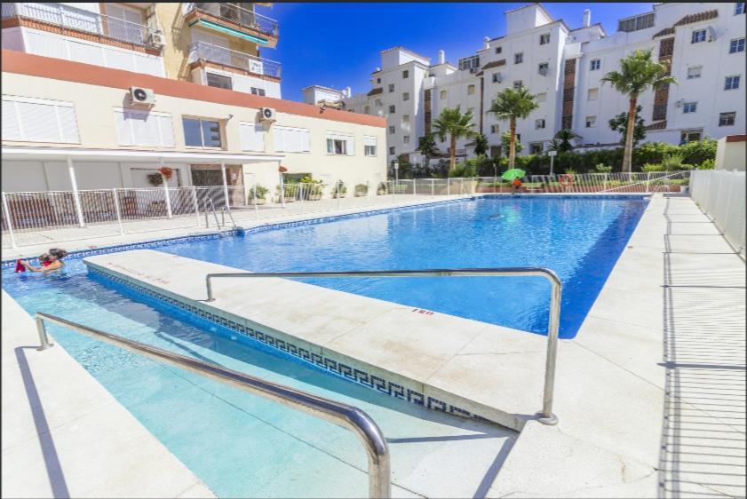 Apartamento En Benalmadena, Primera Linea De Playa Buitenkant foto