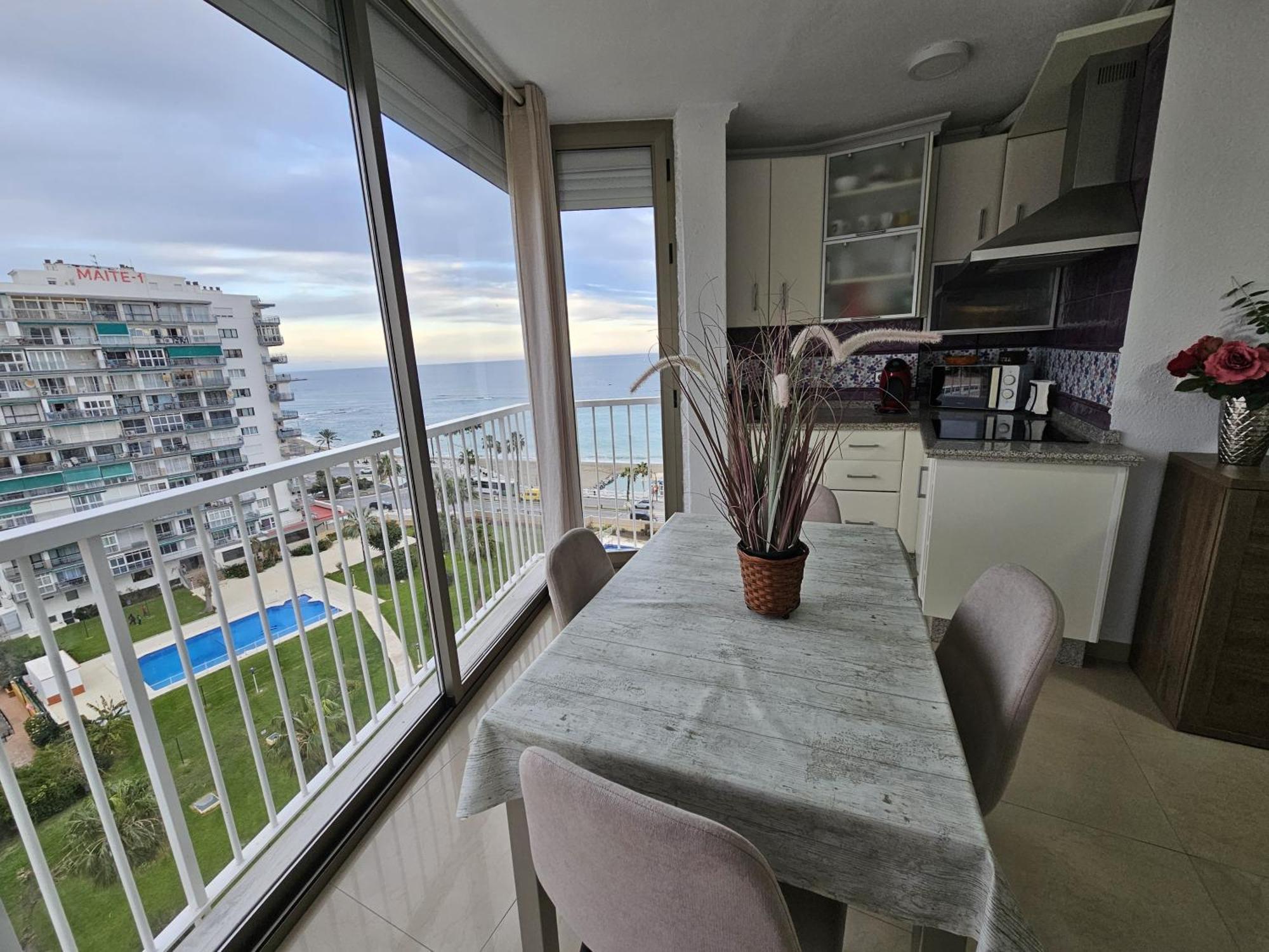 Apartamento En Benalmadena, Primera Linea De Playa Buitenkant foto